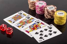 Người chơi tham gia Bingo trực tuyến trên điện thoại với giao diện neft Việt Nam